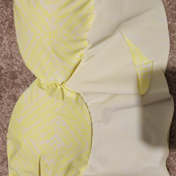 Yellow Ruffled Bikini Set - Picture 4 of 4